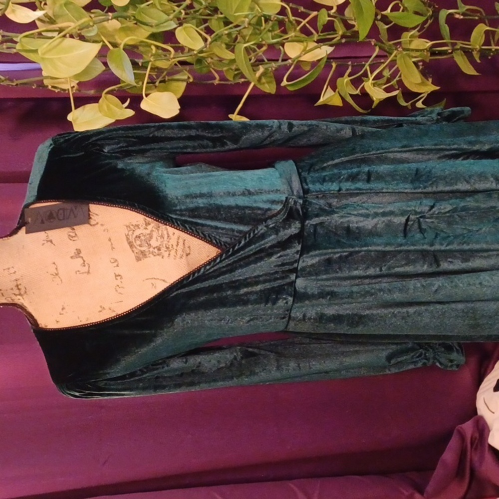 NWT DOLLSKILL 2x Widow dark green velvet long sleeves wrap dress mini